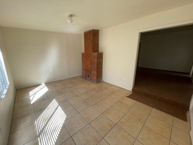 Building Photo - Hesperia-Refurbished- 3 Bedrooms, 2 Bathro...