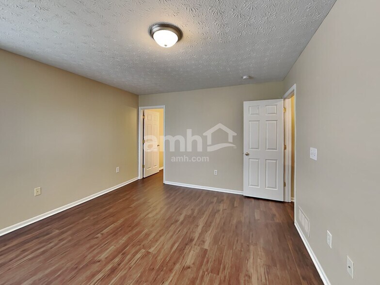 Building Photo - 918 Kreider Ct