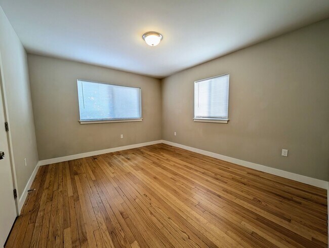 Building Photo - Lake City 3 bedroom Rambler Townhome with ...
