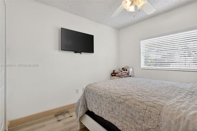 Building Photo - 5571 NW 188th St
