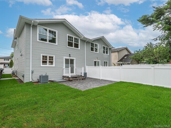 Building Photo - 23 Marwood Rd N
