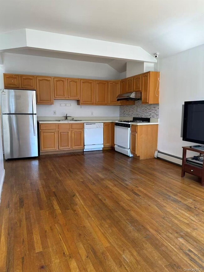 Building Photo - 20-18 121st St