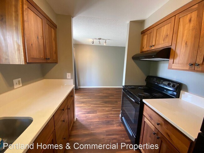 Building Photo - 2 br, 1 bath House - 832 SE Lambert Circle