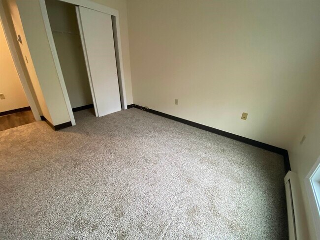 Building Photo - 143 Eastern Ave