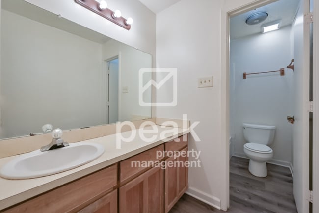 Building Photo - $1,510! 2Bed/2Bath duplex in Arlington! Apply by 12/17 to SAVE $650