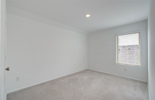 Building Photo - 4226 Iris Jade Dr