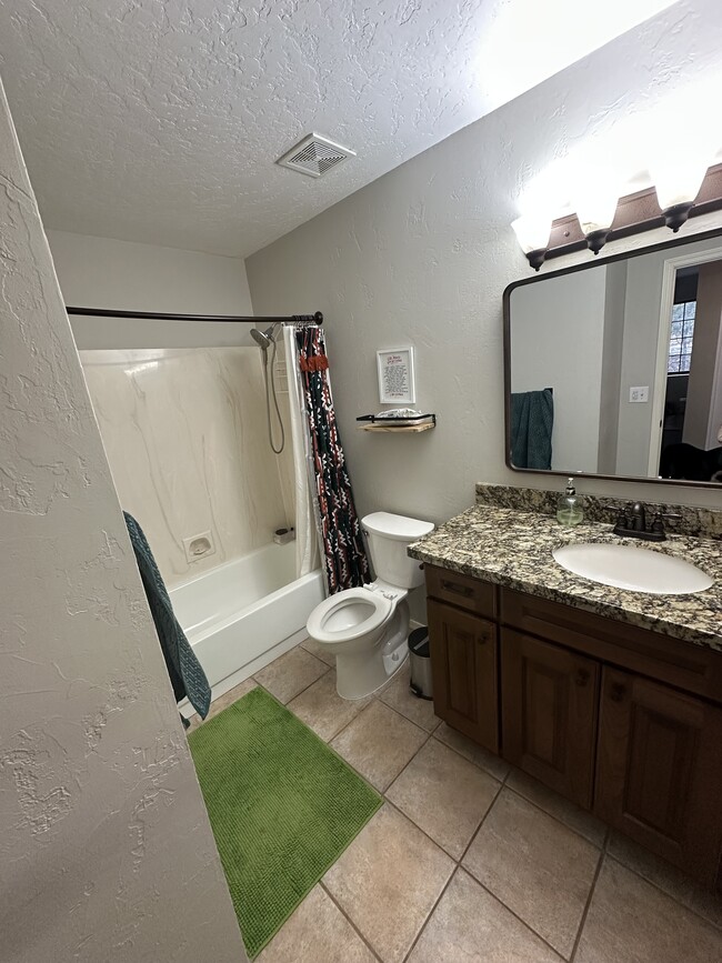 Building Photo - 1796 Rolling Hills Dr