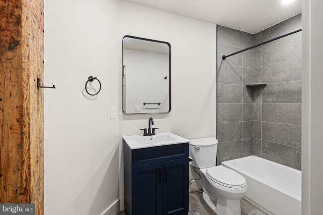 Building Photo - 201 Leverington Ave