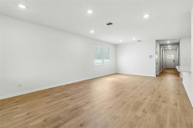 Building Photo - 475 Brooks Ranch Dr
