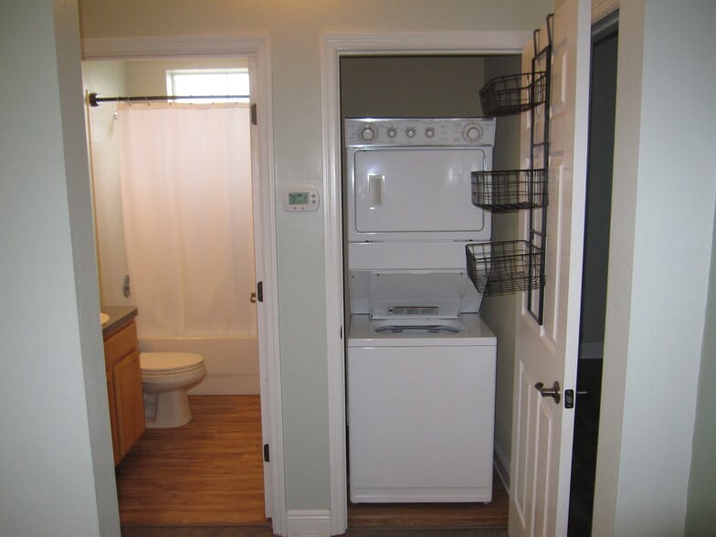 Washer/Dryer in Unit - 6144 Abbott Station Drive