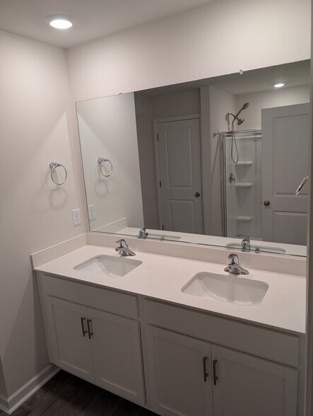 Building Photo - 5405 Henley Ridge Dr