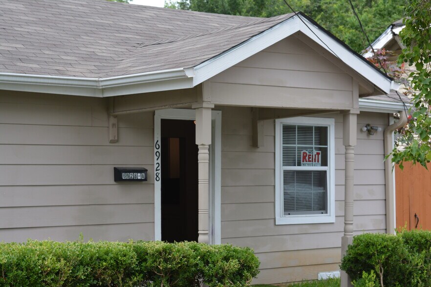 Building Photo - 6928 Hershe St