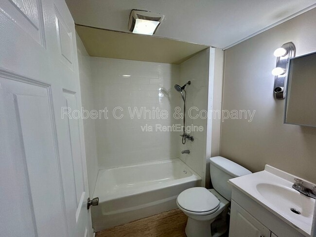 Building Photo - 314 Norwich Ave