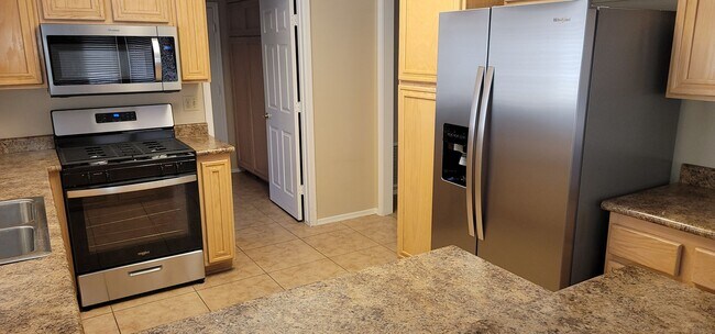 Building Photo - Sun City Summerlin - Golf Course Community...