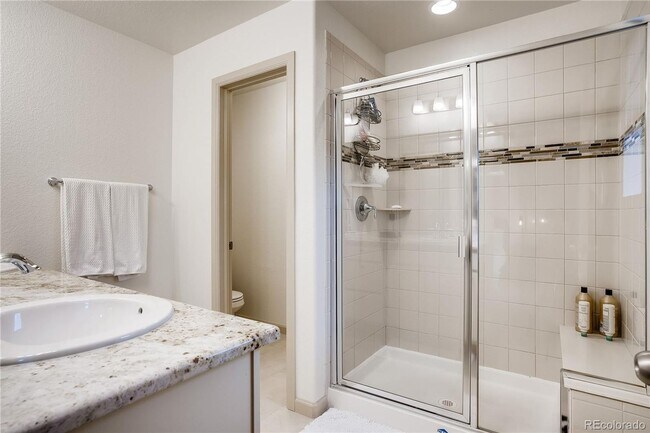 Building Photo - Gorgeous Townhouse in Breathtaking Solterr...