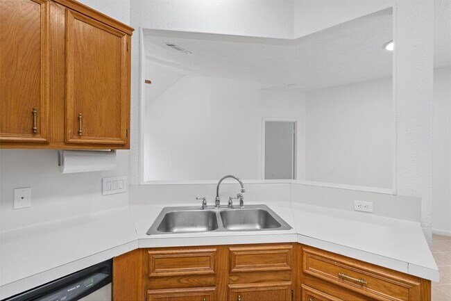 Building Photo - 1708 Woodwind Ln