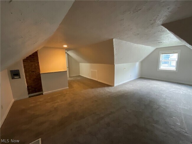 Building Photo - 3709 Woodridge Rd