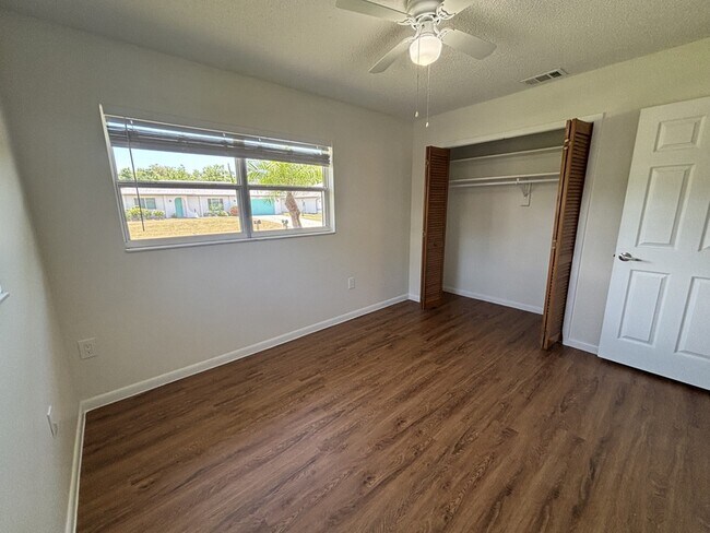 Building Photo - 1156 Salina Ave