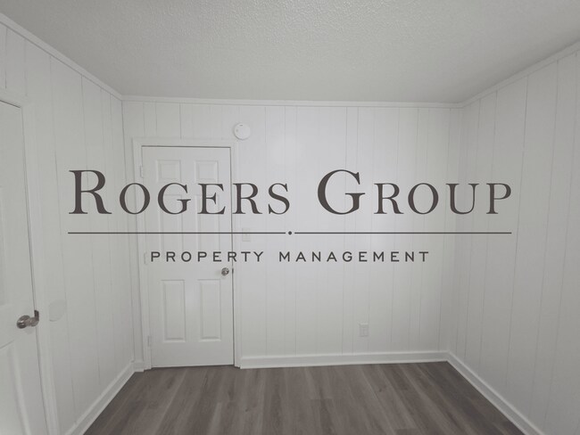 Building Photo - #450 - 109-111 Carter St Duplex