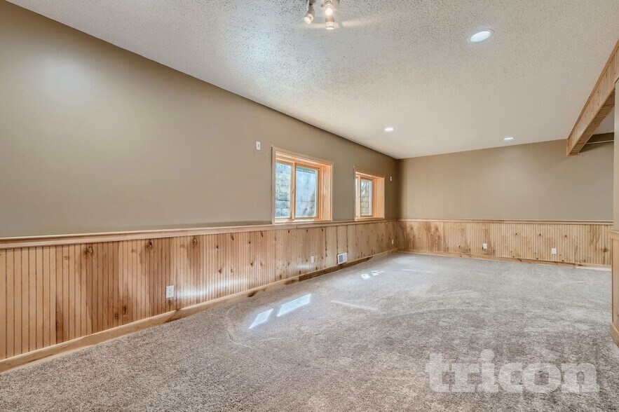 Building Photo - 2207 Raspberry Ct