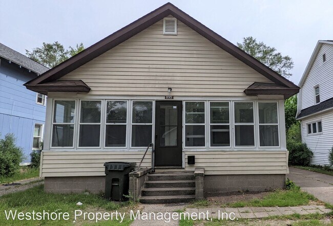 Primary Photo - 4 br, 1 bath House - 895 Emerson Ave.