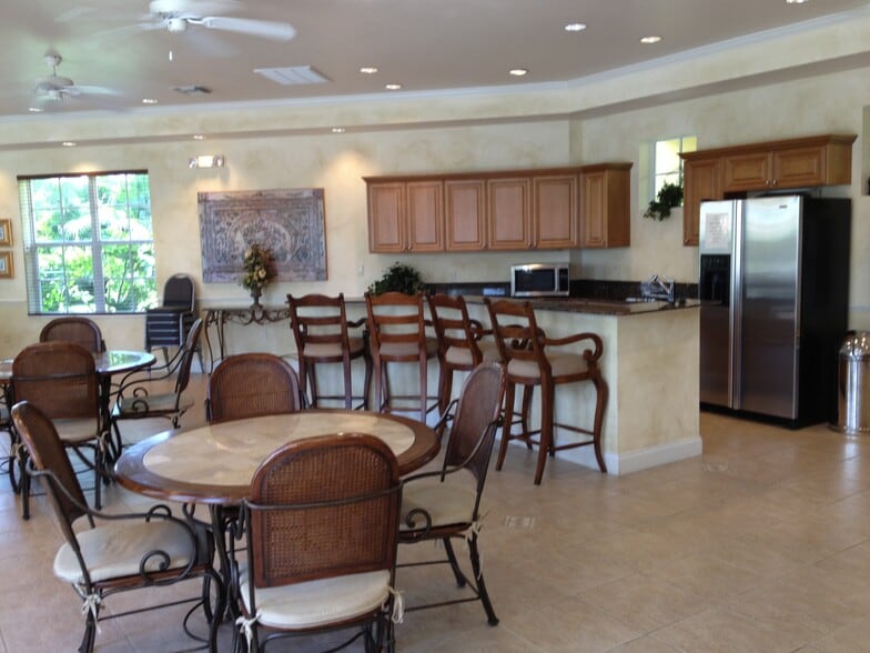 Building Photo - 610 Riviera Dunes Way