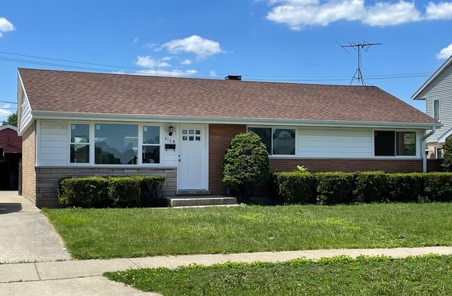 Primary Photo - 9128 Pembroke Ln