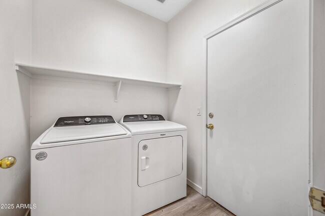 Building Photo - 1704 S 79th Glen