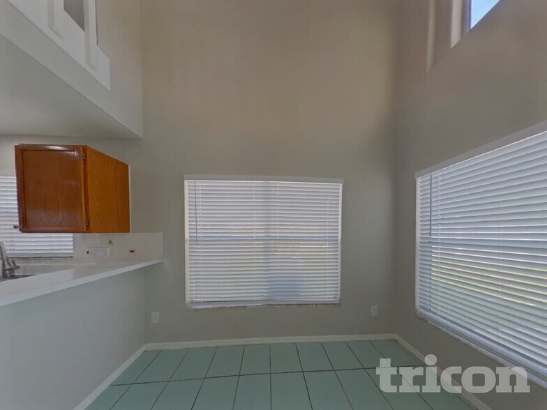 Building Photo - 3257 Brewster Dr