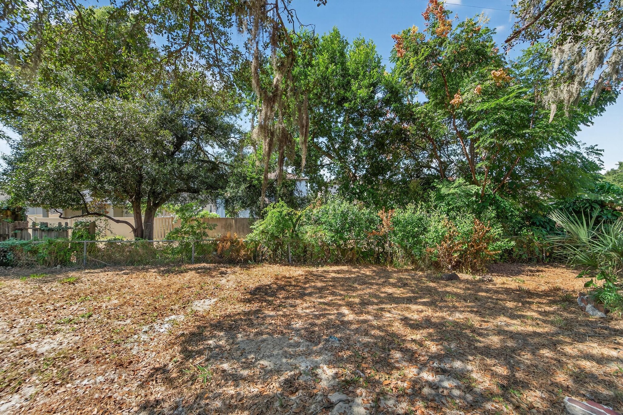 Building Photo - 1712 Village Ct