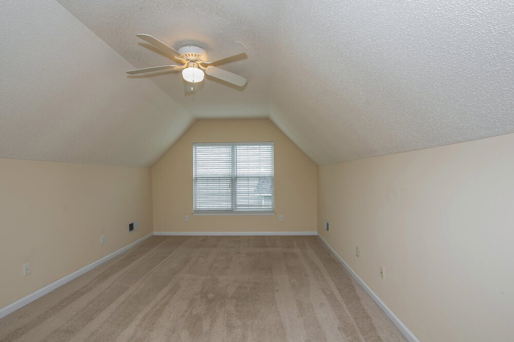 Building Photo - 12132 Old Willow Rd