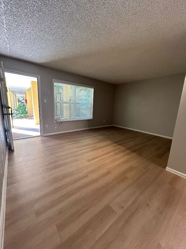 Building Photo - 1345 S Kolb Rd