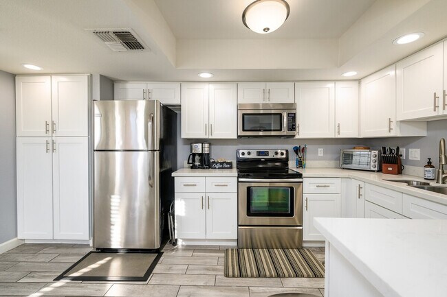 Building Photo - 9695 N 93rd Way