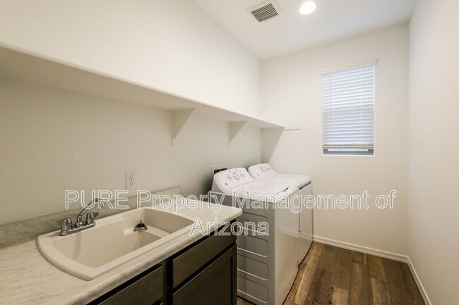 Building Photo - 10163 W Crittenden Ln