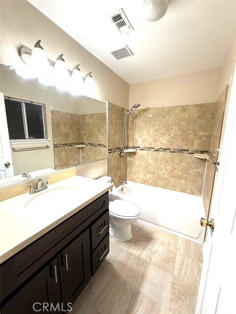Building Photo - 13018 Sycamore Village Dr