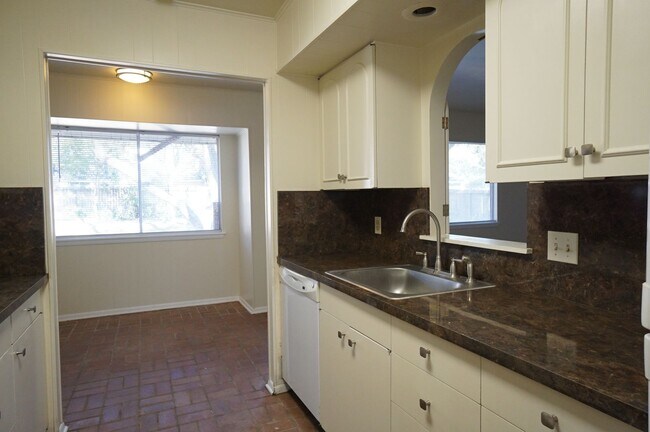 Building Photo - 11615 Sandman Dr