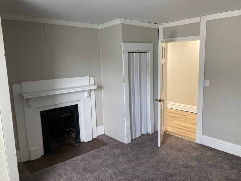 Building Photo - 4023 Fairlawn Ave