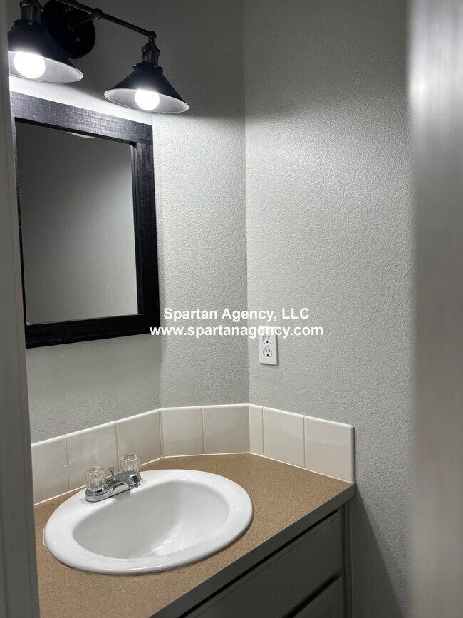 Building Photo - 21514 104th Street Ct E