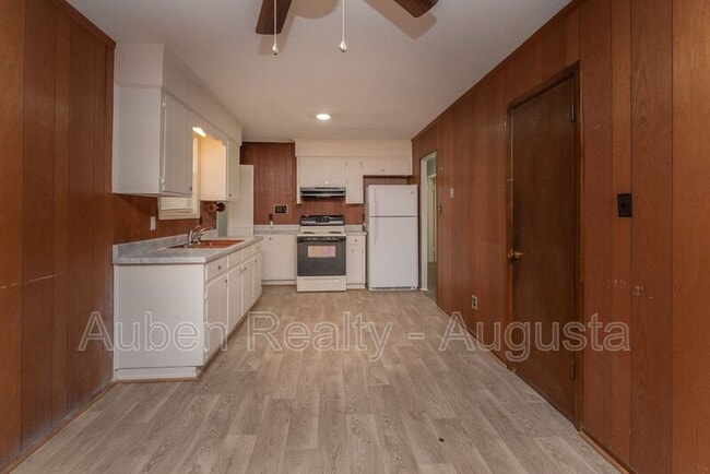 Building Photo - 1514 Bleakley St