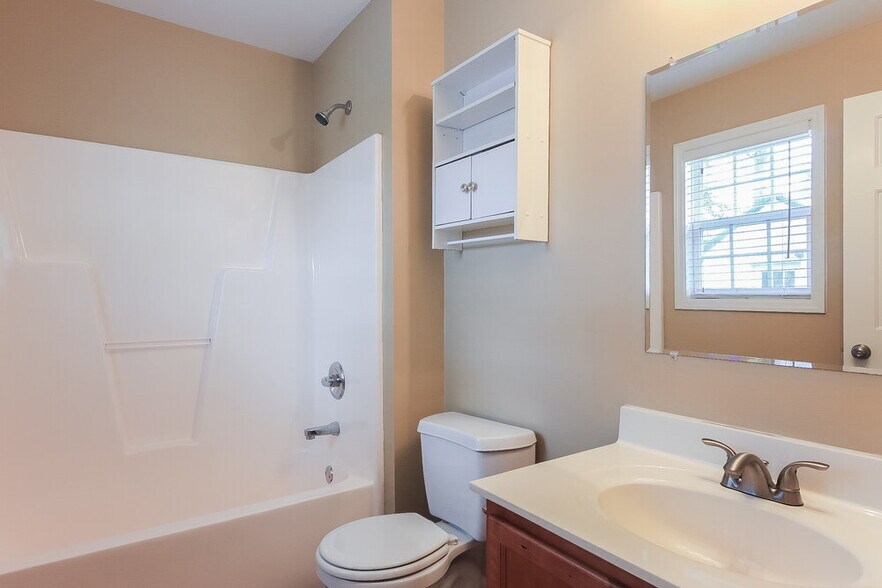 Building Photo - 2515 Dearborn Dr