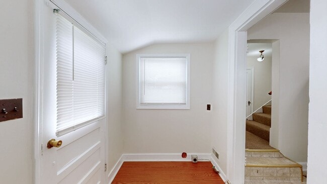 Building Photo - Newly Renovated 2 Bed/1 Bath Home in Camp Taylor