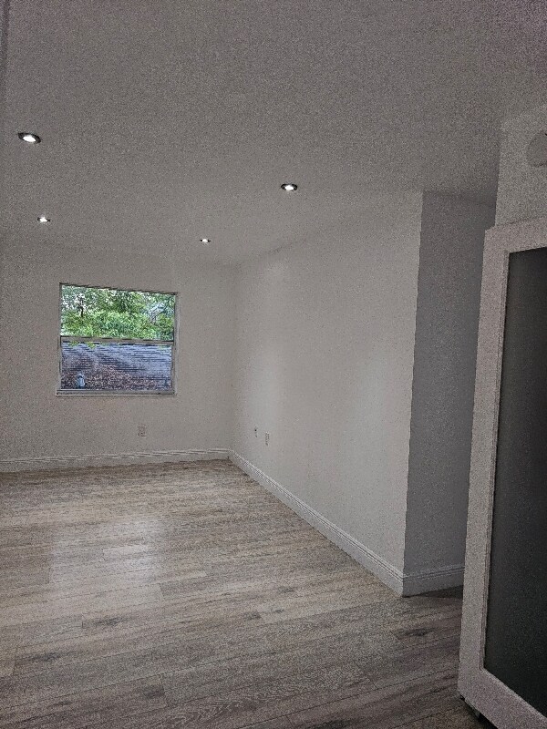 Building Photo - 1005 SW 15th Ave