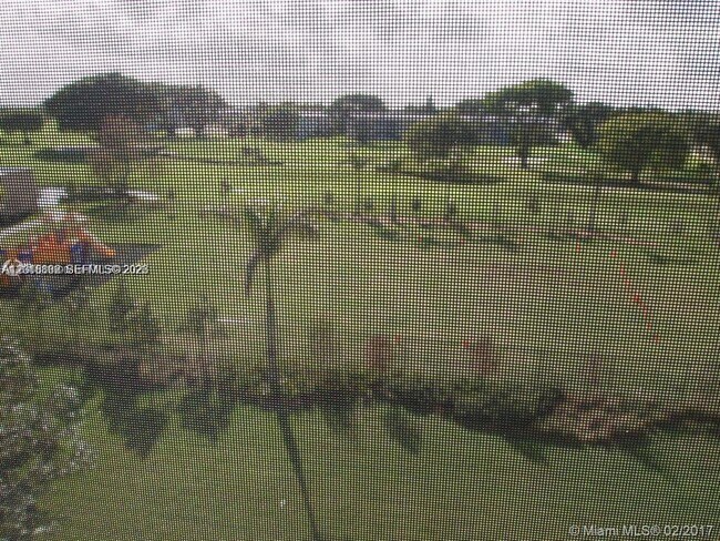 Building Photo - 950 Hillcrest Dr