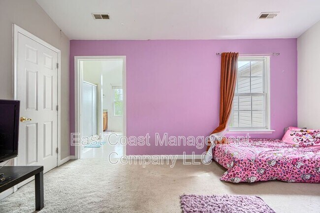 Building Photo - 403 Deer Hill Cir