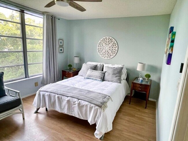 Building Photo - 3010 N Course Dr