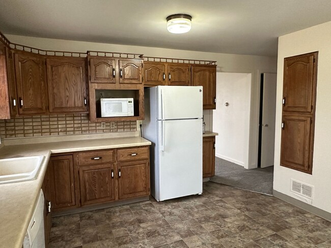 Building Photo - Two Bedroom Home in SE Rochester MN