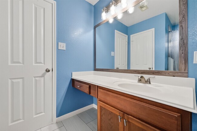 Building Photo - 20610 Moonrise River Ln