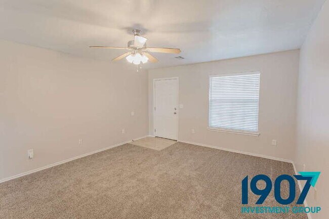 Building Photo - Beautiful 3-Bedroom Home in OKC - Availabl...