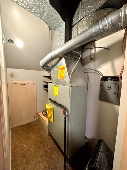 Building Photo - 2804 E 44th St