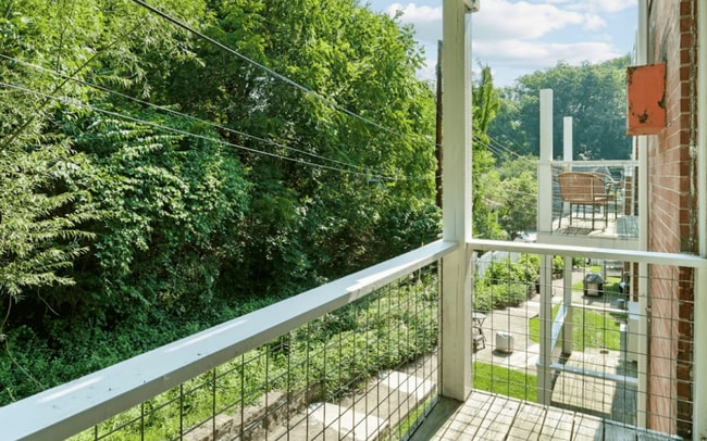 Somerset Balcony - Somerset Apartments